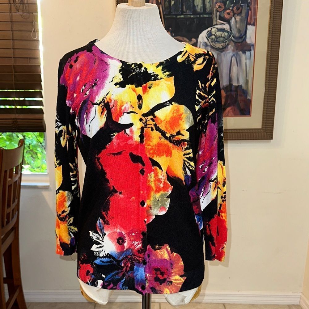 JOSEPH A. Big Floral Pattern Cardigan Sweater w/ Black Buttons Size Medium
